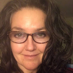 Meet your Posher, Elise